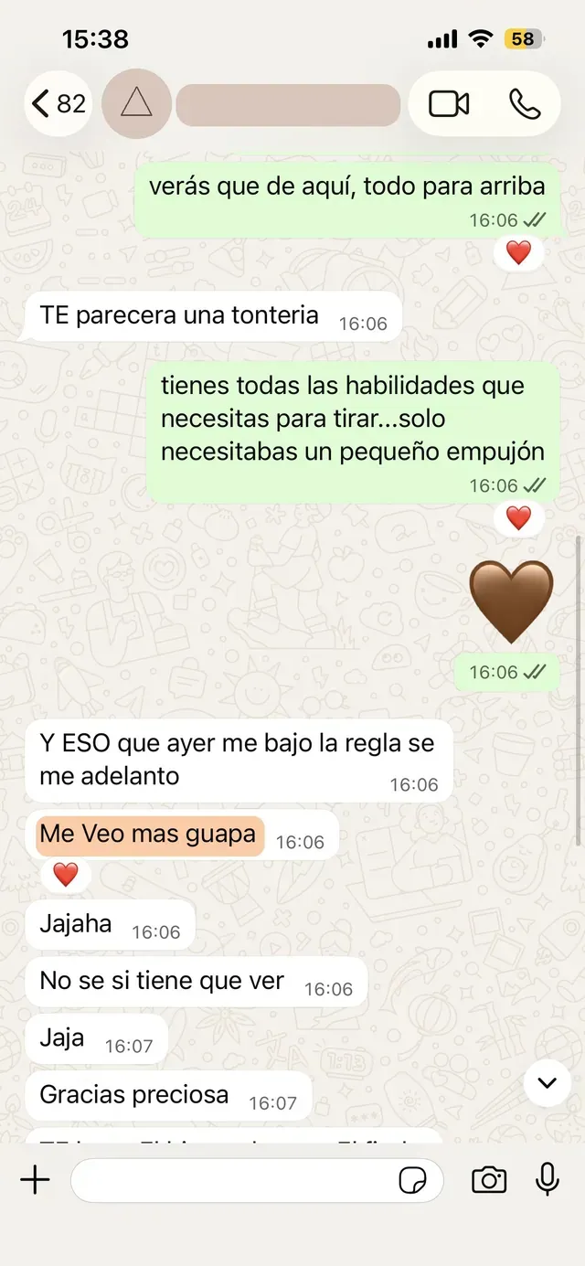 captura de una clienta compartiendo su cambio tras las sesiones
